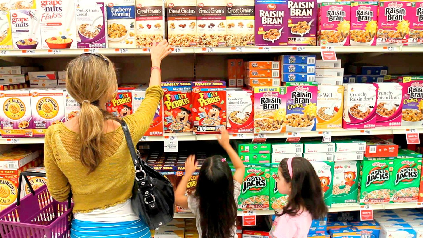 personajes-de-marca-mercado-ventas-anaquel-brand-design Como influye la mascota de marca en los productos para niños Brand design