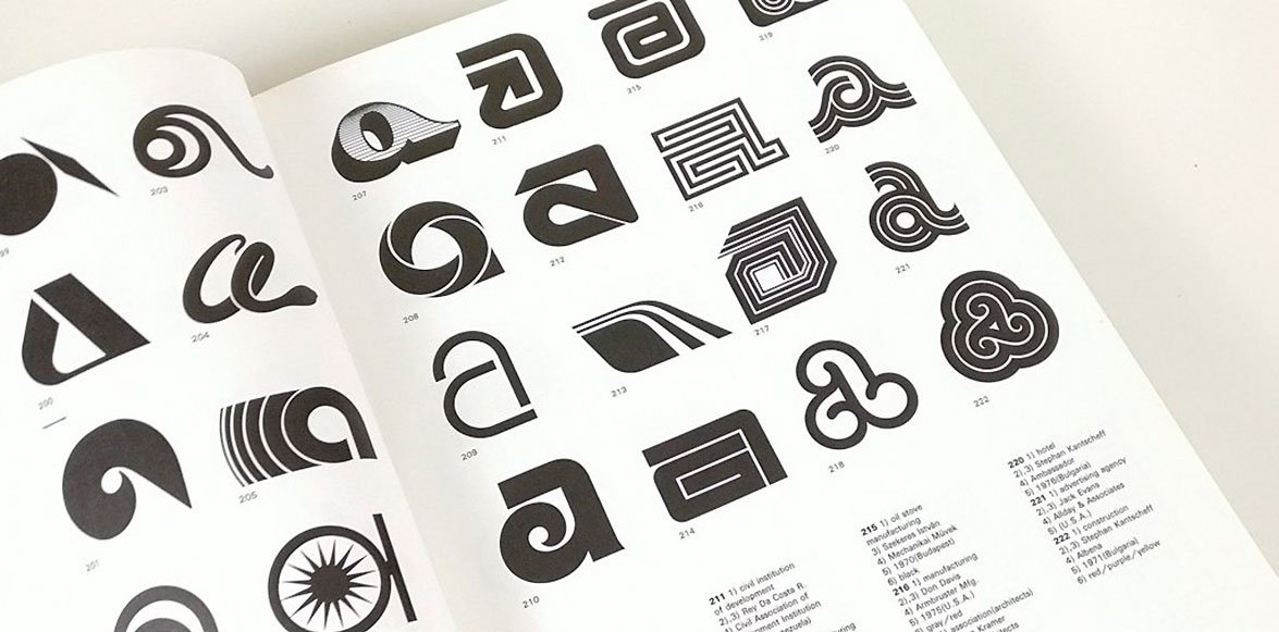 La importancia del lenguaje de los símbolos en el branding de una empresa Estos pueden considerarse como atajos cognitivos, una imagen que envía señales al cerebro para llegar a una idea o sentimiento sin necesidad de buscar lógica o coherencia, como si lo procesara sin nosotros darnos cuenta.