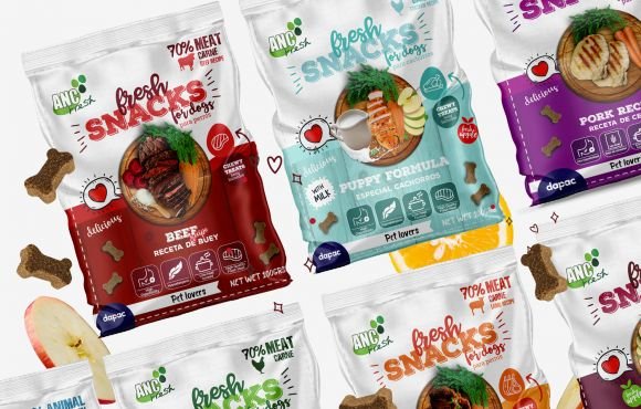 Diseñando la nueva línea de empaques de los snacks para Perros Fresh