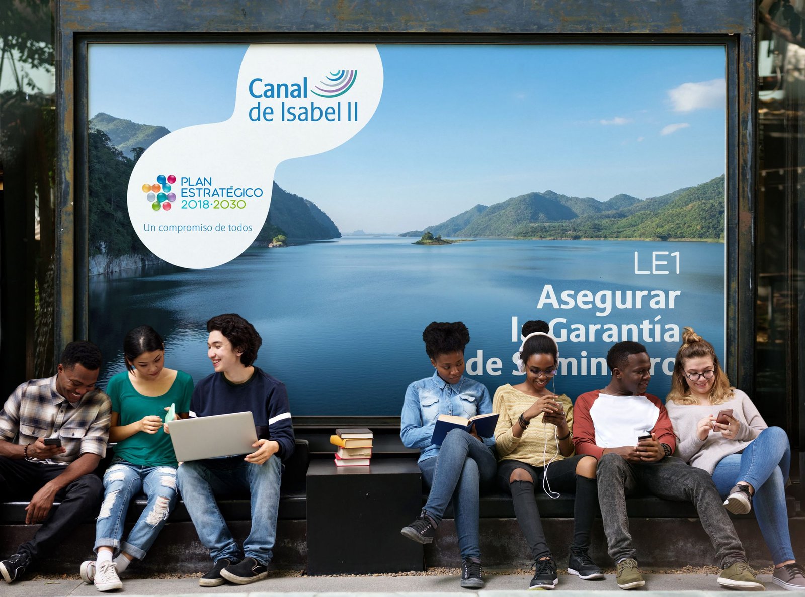 cartel del manual de identidad corporativa sobre sostenibilidad plan estrategico canal isabel ii brandesign