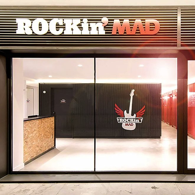 Desarrollo de logo y branding para escuela de musica en Madrid, por Brandesign.