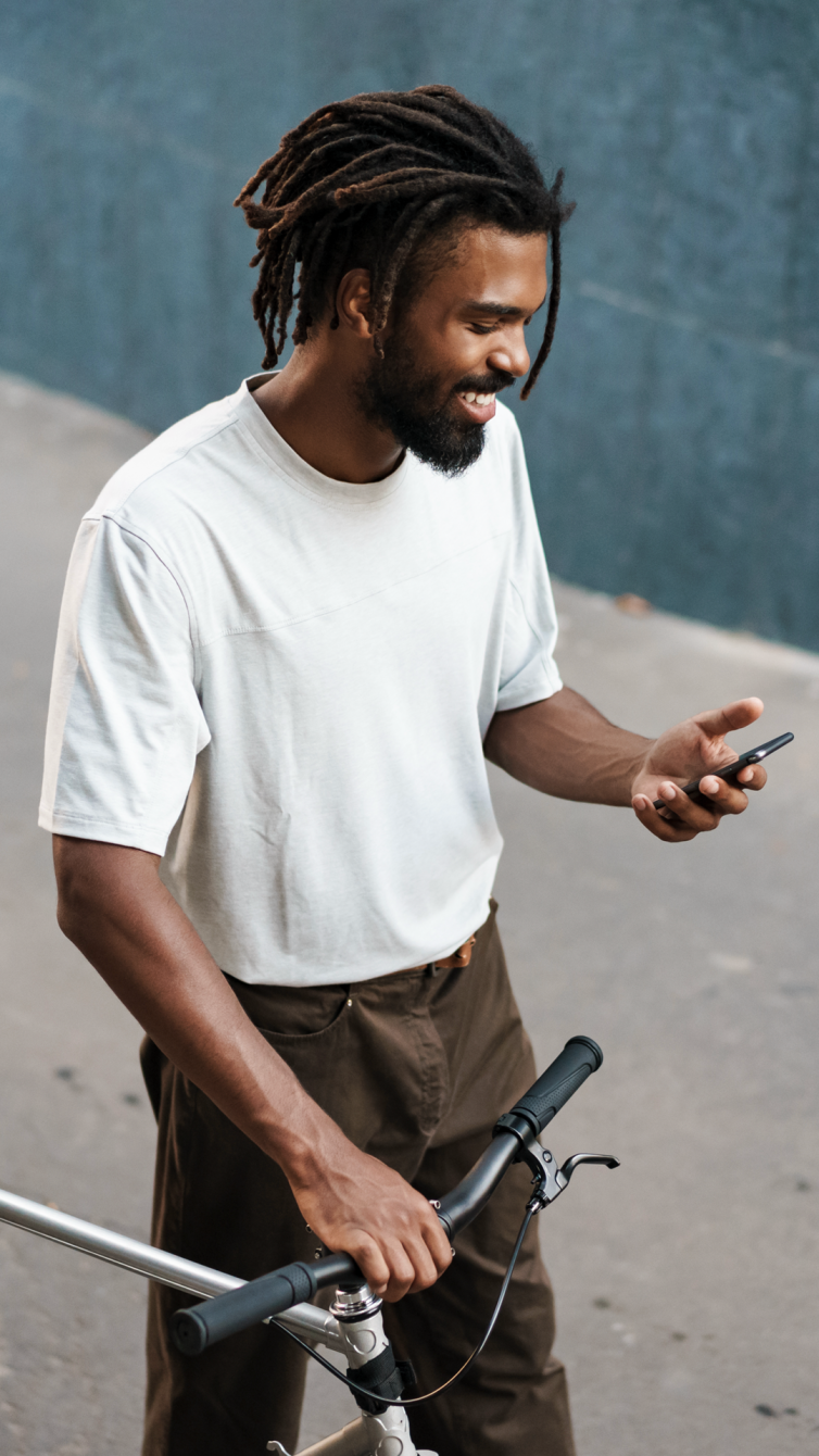 Animación breve diseñada en After Effects para redes sociales, reforzando la identidad de Carné Joven.