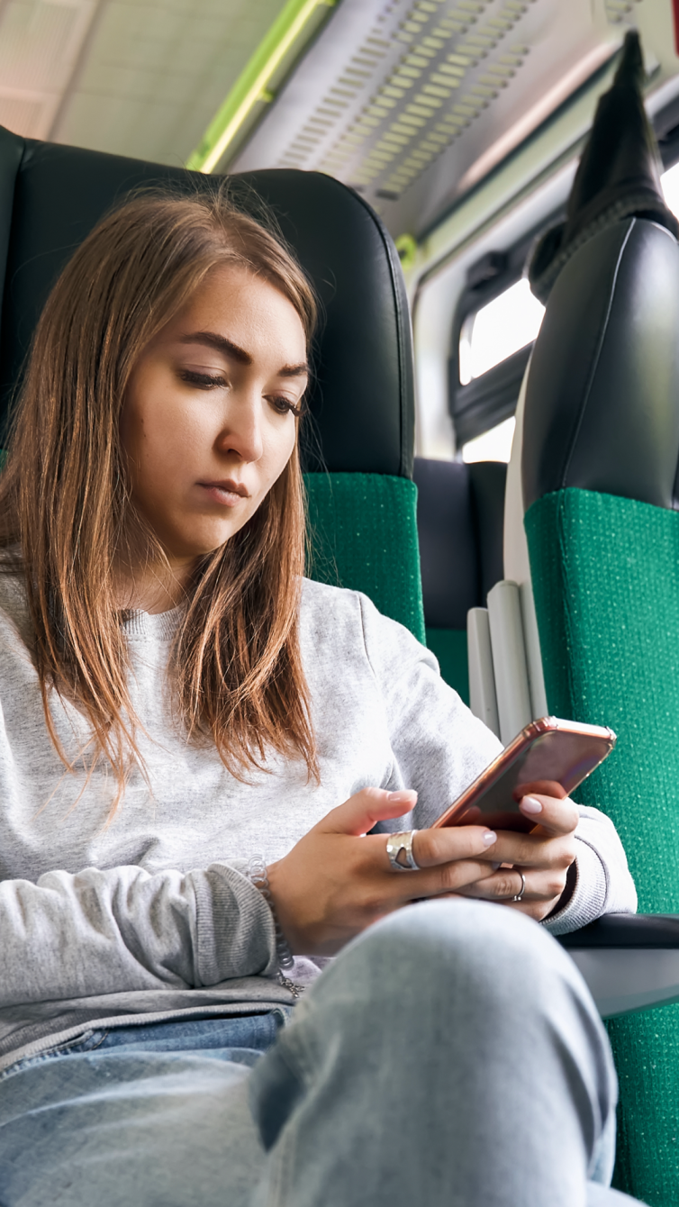 Animación breve diseñada en After Effects para redes sociales, reforzando la identidad de Carné Joven.