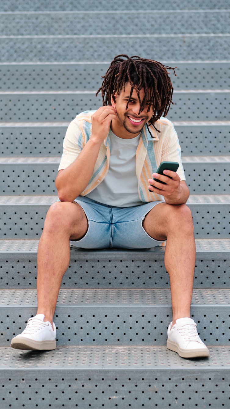 Animación breve diseñada en After Effects para redes sociales, reforzando la identidad de Carné Joven.